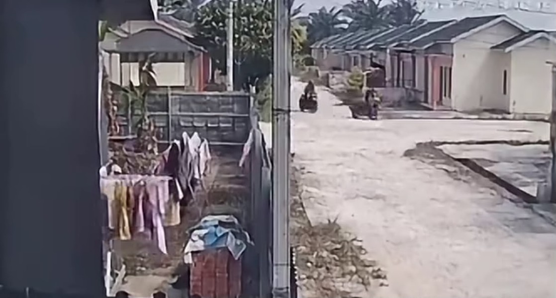 Aksi Dua Pencuri NMax di Kampar Diduga Acungkan Senpi ke Warga