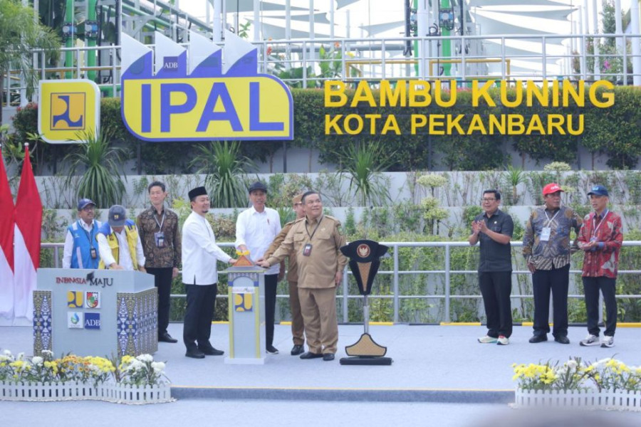 Presiden Joko Widodo Resmikan SPALDT Bambu Kuning di Pekanbaru
