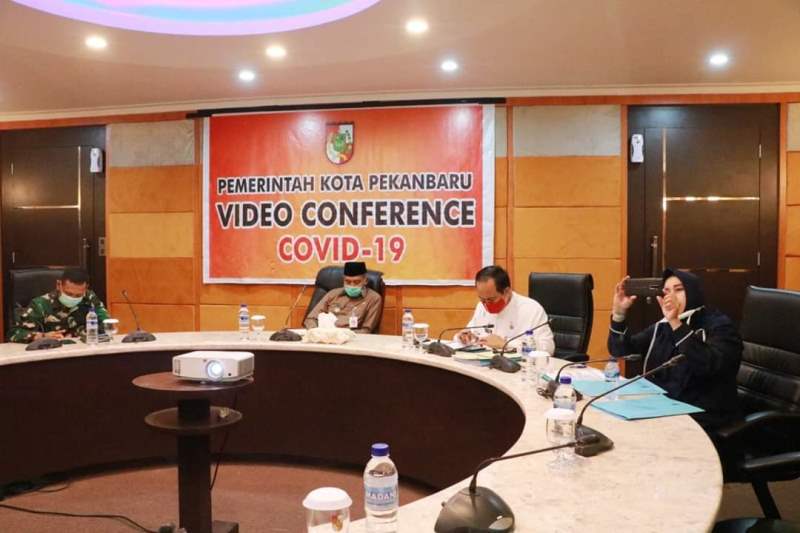 Video Conference Dengan Wakil Walikota, Gubernur Tanyakan Kesiapan Pekanbaru untuk PSBB