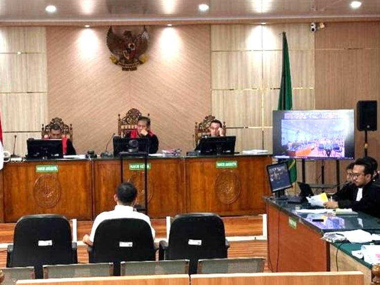 Nama Bupati Inhu Terseret! Dani Nursalam Bongkar Misteri HP dan CCTV Jelang OTT