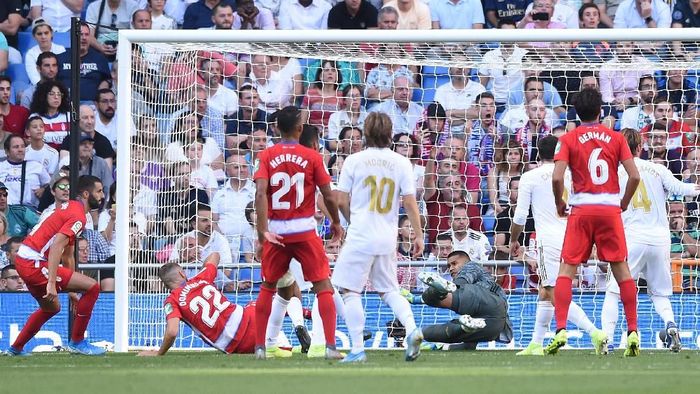 Gantikan Courtois, Areola Malah Blunder