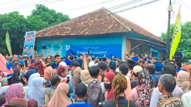 Ekonom UI Ungkap Suara Prabowo Naik Hingga 66,3 Persen di Tempat Jokowi Bagikan Bansos