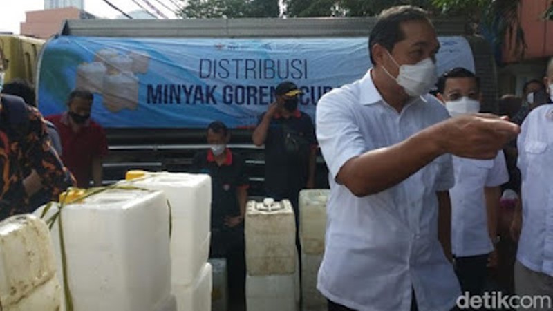 Penyebab Minyak Goreng Langka Terungkap: Dijual ke Industri-Diselundupkan