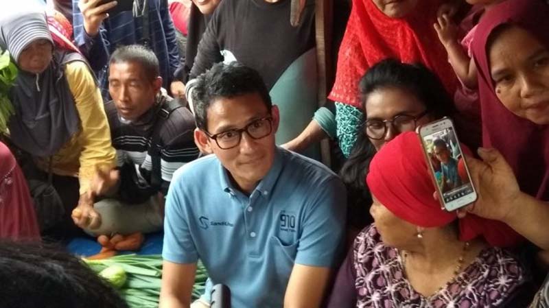 Kunjungi Pasar Tertua di Pekanbaru, Sandiaga Berkomitmen untuk Stabilkan Perekonomian