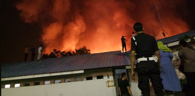 43 Rumah Hangus Terbakar di Jalan S Parman Medan