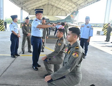 Lanud Rsn Kembali Lahirkan Dua Penerbang Tempur
