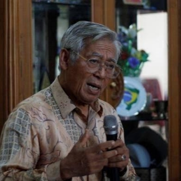 Tokoh Pendidikan Riau Wafat, Gubri Sampaikan Dukacita Mendalam