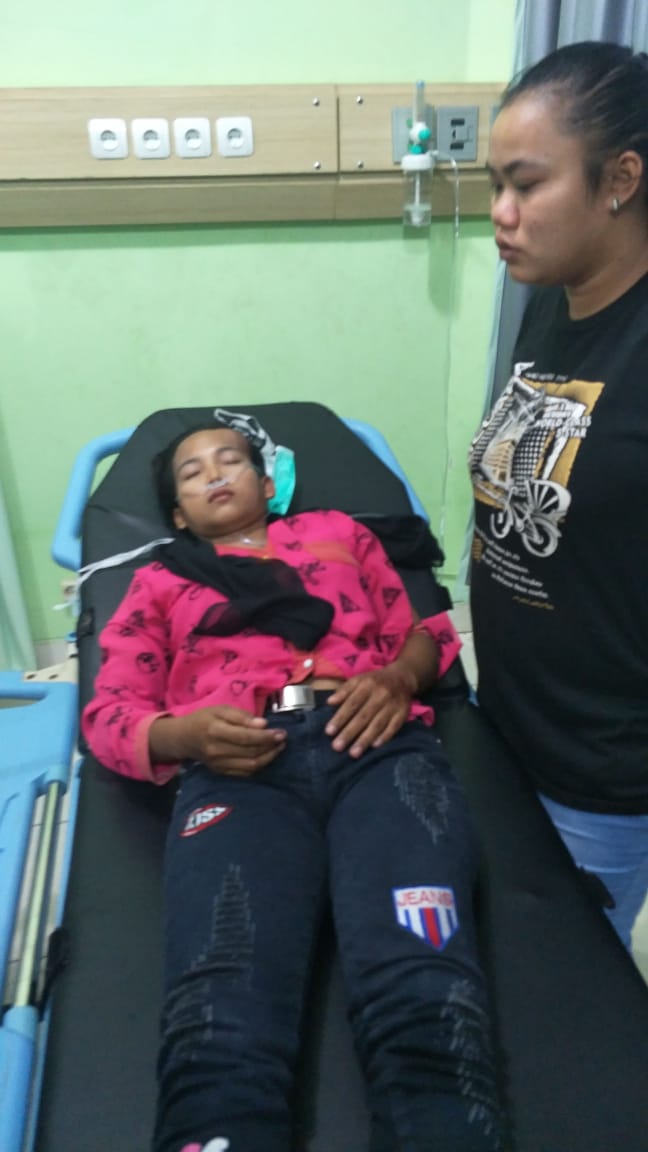 Mobil Pribadi ASN Seruduk Pengendara Sepeda Motor Wanita 