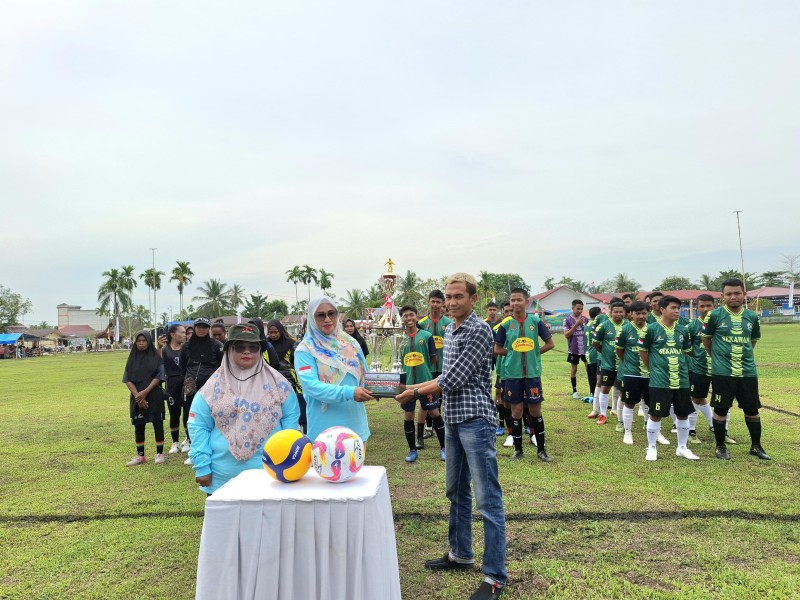 PT. ITA Sponsor Tunggal, Ketua DPRD Khalid Ali Buka Turnamen Sepak Bola dan Volly Ball Sempena HUT R