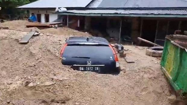 Korban Banjir di Pesisir Selatan, 16 Tewas, 7 Masih Dicari