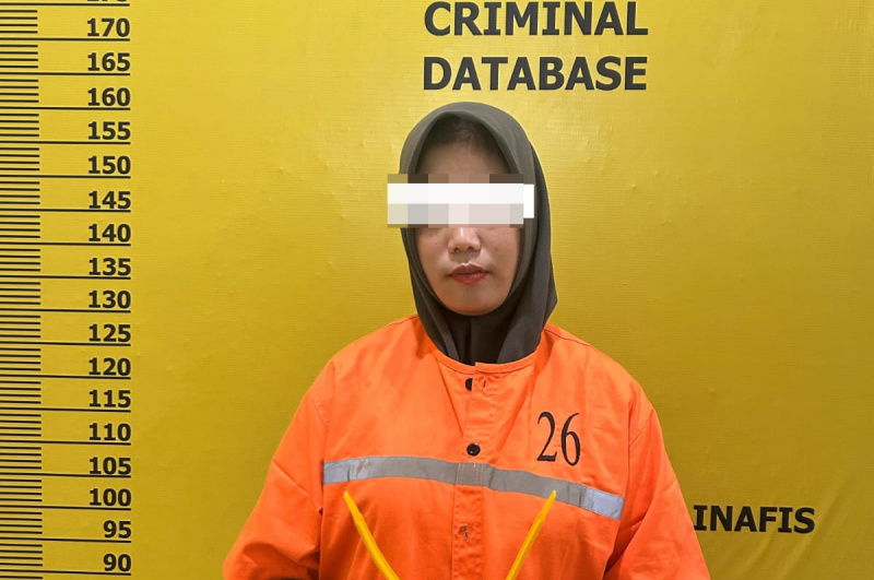 Gelapkan Uang Penjualan Rp290 Juta, Sales Cantik di Bengkalis Ditangkap Polisi
