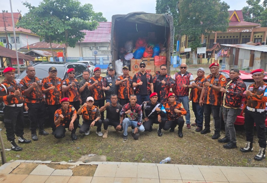 Komandan KOTI Mahatidana PP Riau, Ari Ghafar, S.H., Bersama Jajaran Salurkan Aksi Peduli Bencana Sum