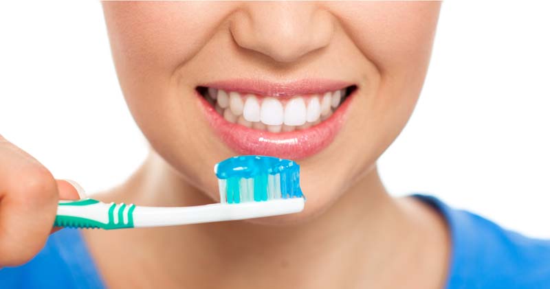 8 Tips Mudah Merawat Kesehatan Gigi