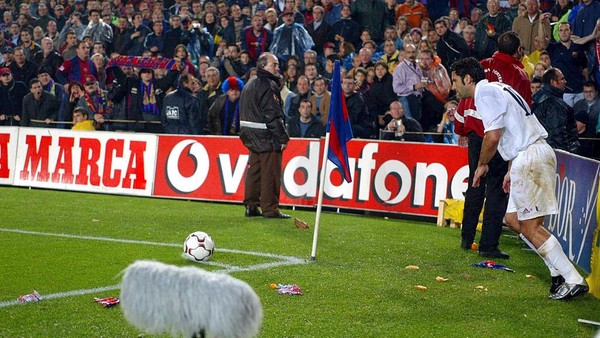 Figo Berkhianat ke Madrid karena Tak Dihargai Barcelona