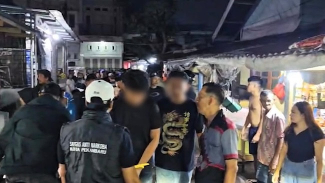 Gempur Kampung Rawan Narkoba, Polresta Pekanbaru Amankan Empat Pria dan Sabu