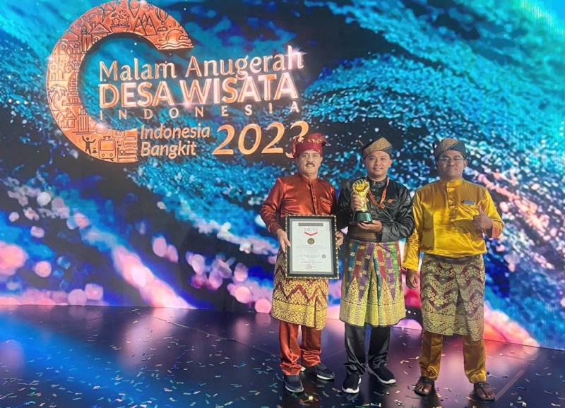 Bupati Bengkalis Menghadiri Malam Anugerah Desa Wisata Indonesia 2023