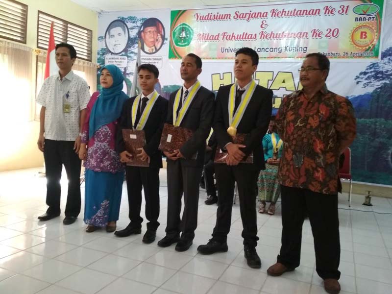 9 Orang Mahasiswa Fakultas Kehutanan di Yudisum, Resmi Bergelar S.Hut.