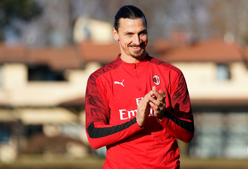 Serahkan Nomor 9 Milan ke Ibrahimovic dan Kutukan Akan Berakhir