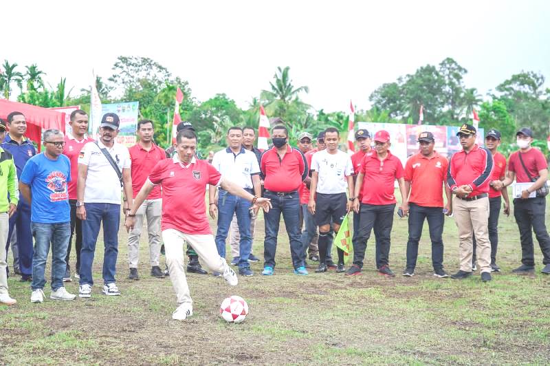 Bupati Kepulauan Meranti Buka Turnamen Sepakbola Bupati Cup 2022
