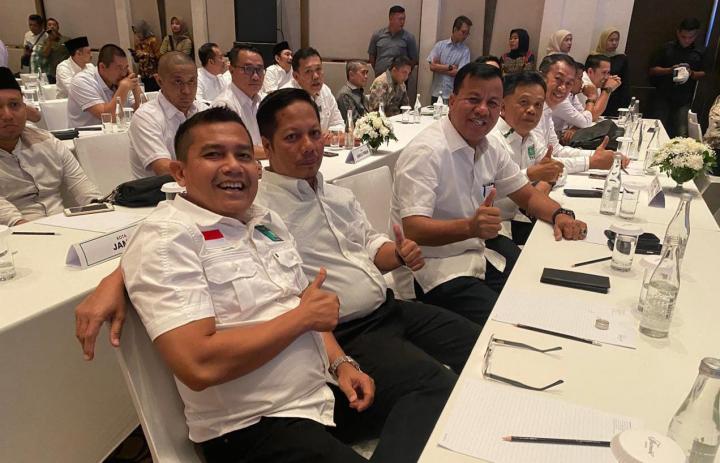 Punya Peluang Besar Menang, PKB Serahkan SK B.1-KWK ke Suhardiman Amby-Mukhlisin
