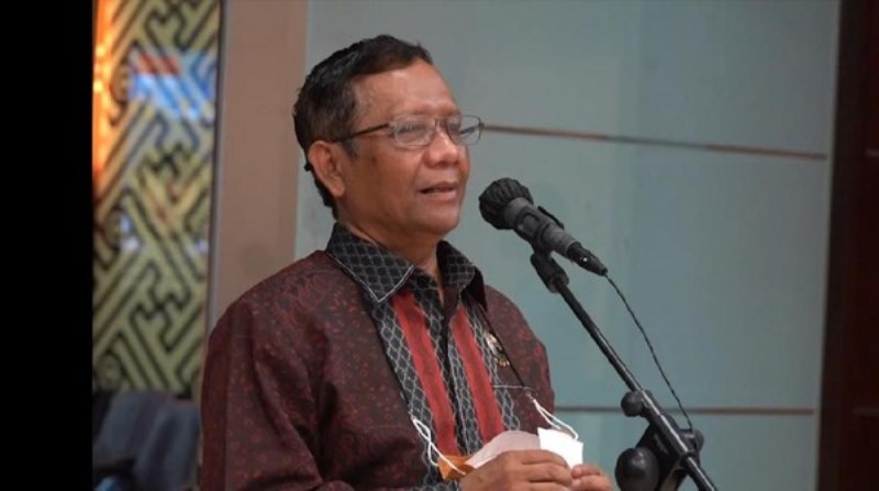Mahfud Minta Ditunjukkan Samsat yang Masih Pungli