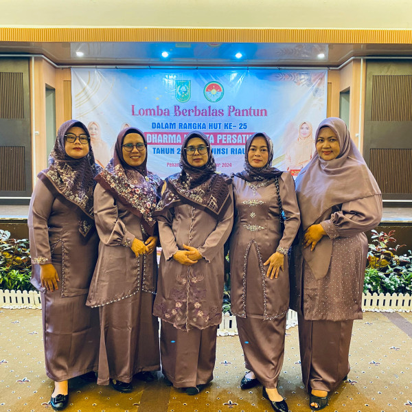 Dharma Wanita Kepulauan Meranti Raih Juara 2 Lomba Berbalas Pantun Provinsi Riau