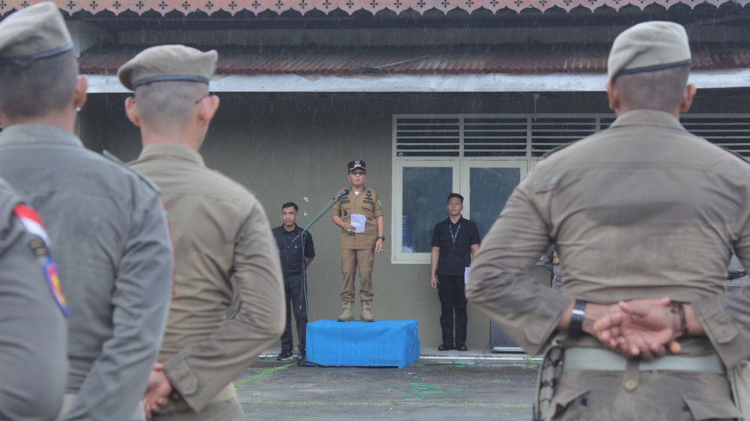 Plt Bupati Kabupaten Kepulauan Meranti Asmar Tutup Pelatihan Bersama Satpol PP Meranti