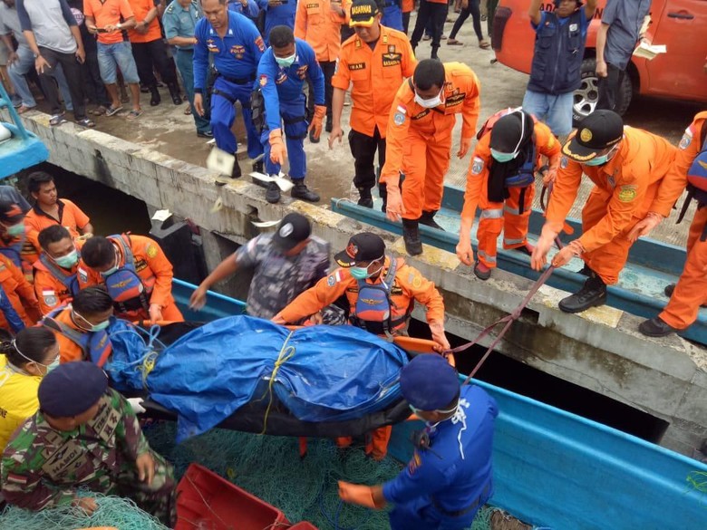 Kapal Ikan Tenggelam di Merauke Papua: 4 Tewas, 9 Hilang