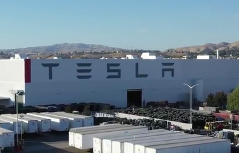 Pemerintah RI dan Tesla Berencana Bangun Semacam Power Bank Berkapasitas Besar
