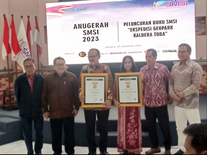 Penghargaan SMSI:  Azyumardi Azra Pelopor Pers Merdeka