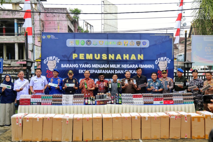 Bea Cukai Tembilahan Musnahkan Barang Ilegal Senilai 7,67 Miliar Kerugian Negara Capai 3.85 Miliar