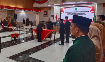 Plt Gubri Lantik 14 Pejabat Eselon II, Pejabat Sekwan Menyusul