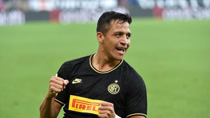 Alexis Sanchez Jadi Starter, Cetak Gol Perdana, Lalu Dikartu Merah