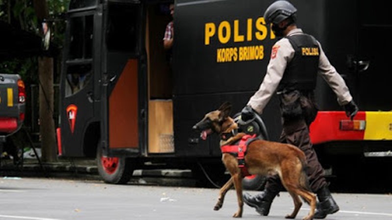 Teroris Ditembak Mati Jaringan Pasutri Bomber Makassar, Menyerang Polisi
