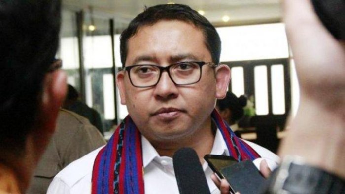 Fadli Zon: Mending Beri Tunjangan Honorer Ketimbang Tambah THR PNS
