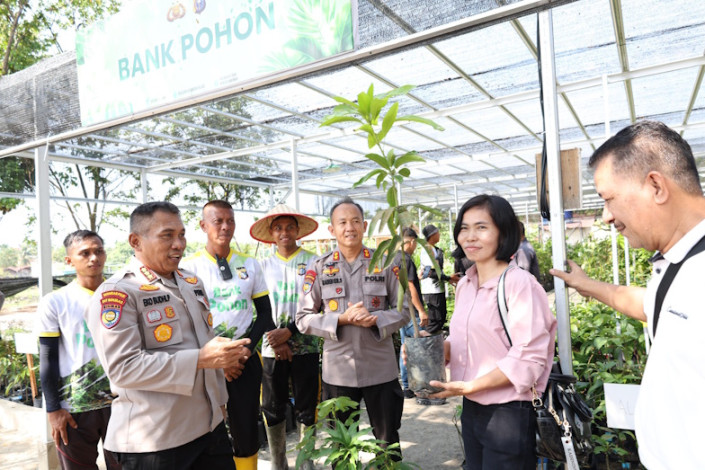9.400 Pohon Buah dan Endemik Tersedia di Bank Pohon Polda Riau