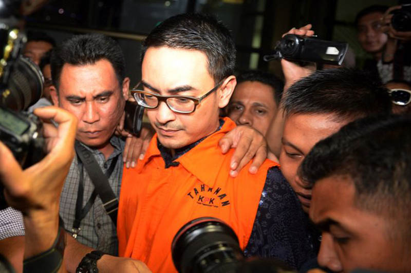 Zumi Zola Didakwa Terima Gratifikasi Rp 44 M dan Alphard