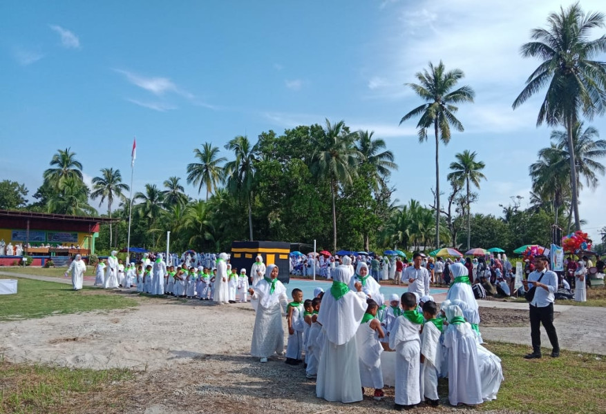 Pemdes Maini Darul Aman Gelar Peragaan Manasik Haji Pesertanya Anak PAUD Se-Kecamatan Tebingtinggi B