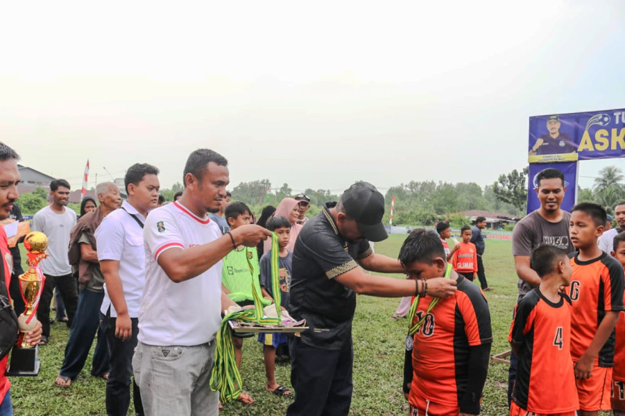 SD Al-Hikmah Tebingtinggi Juarai Turnamen Askab PSSI U-12