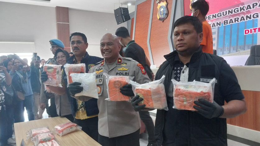 Polda Riau Gagalkan Peredaran Sabu Senilai Rp14,9 Miliar, Pasangan Kekasih Jadi Kurir