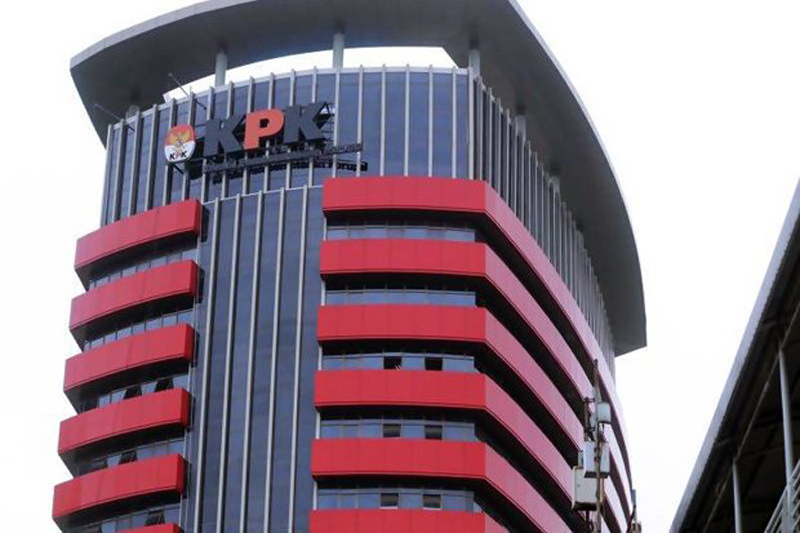 KPK Sita Mobil Camry dari Apartemen Staf Ahli Anggota F-PAN Sukiman