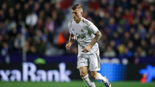Kroos Bantah Tolak Kebijakan Madrid Potong Gaji Pemain