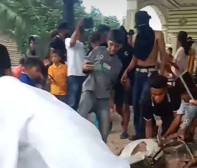 Amuk Warga Panipahan, Rohil, Jarah dan Bakar Harta Terduga Bandar Narkoba