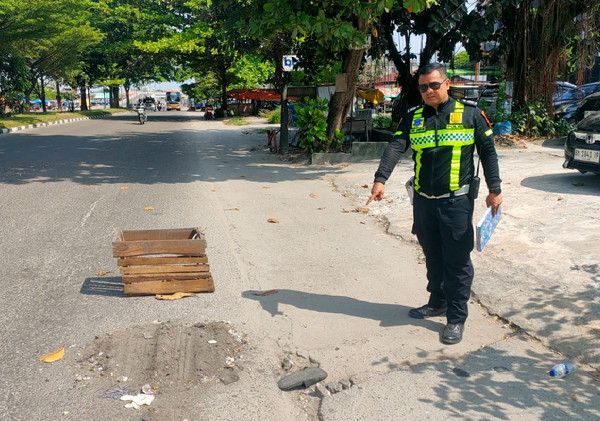 Gagal Menyalip dari Kiri, Pengendara Motor di Pekanbaru Tewas Tergilas Truk Tangki