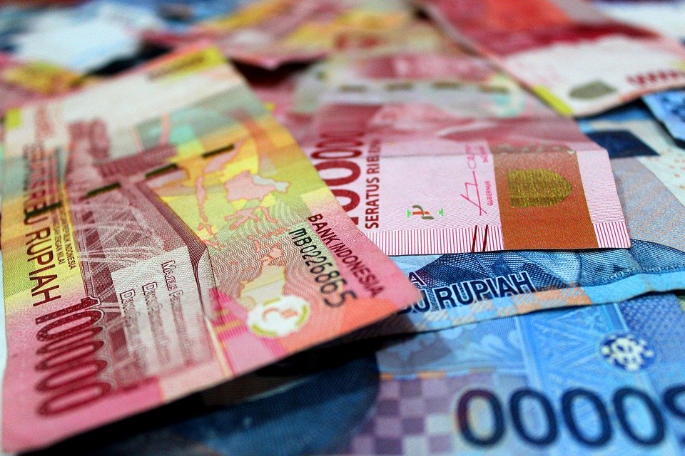 Rupiah Mandek Rp15.080 per Dolar AS pada Rabu Sore