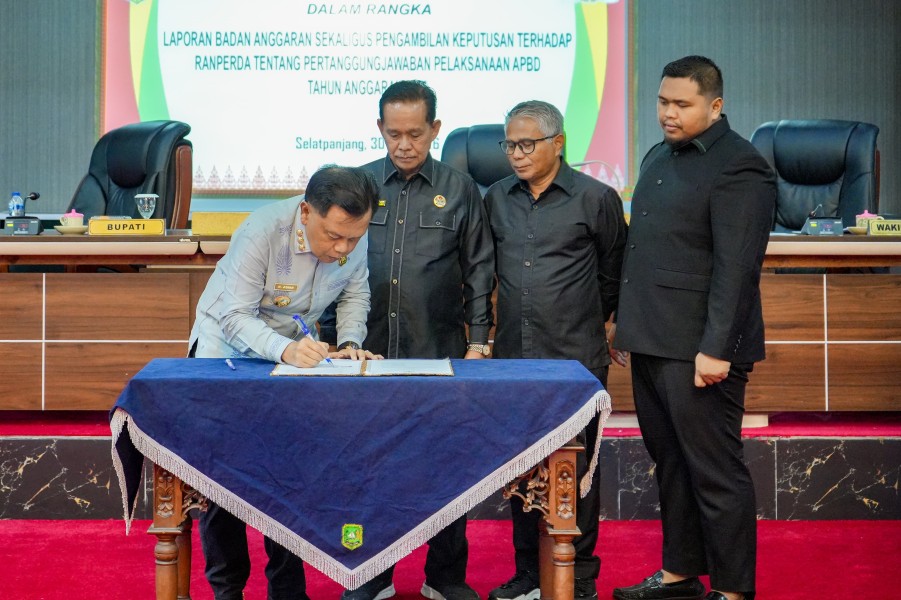 DPRD Kepulauan Meranti Sahkan Ranperda Pertanggungjawaban APBD 2025