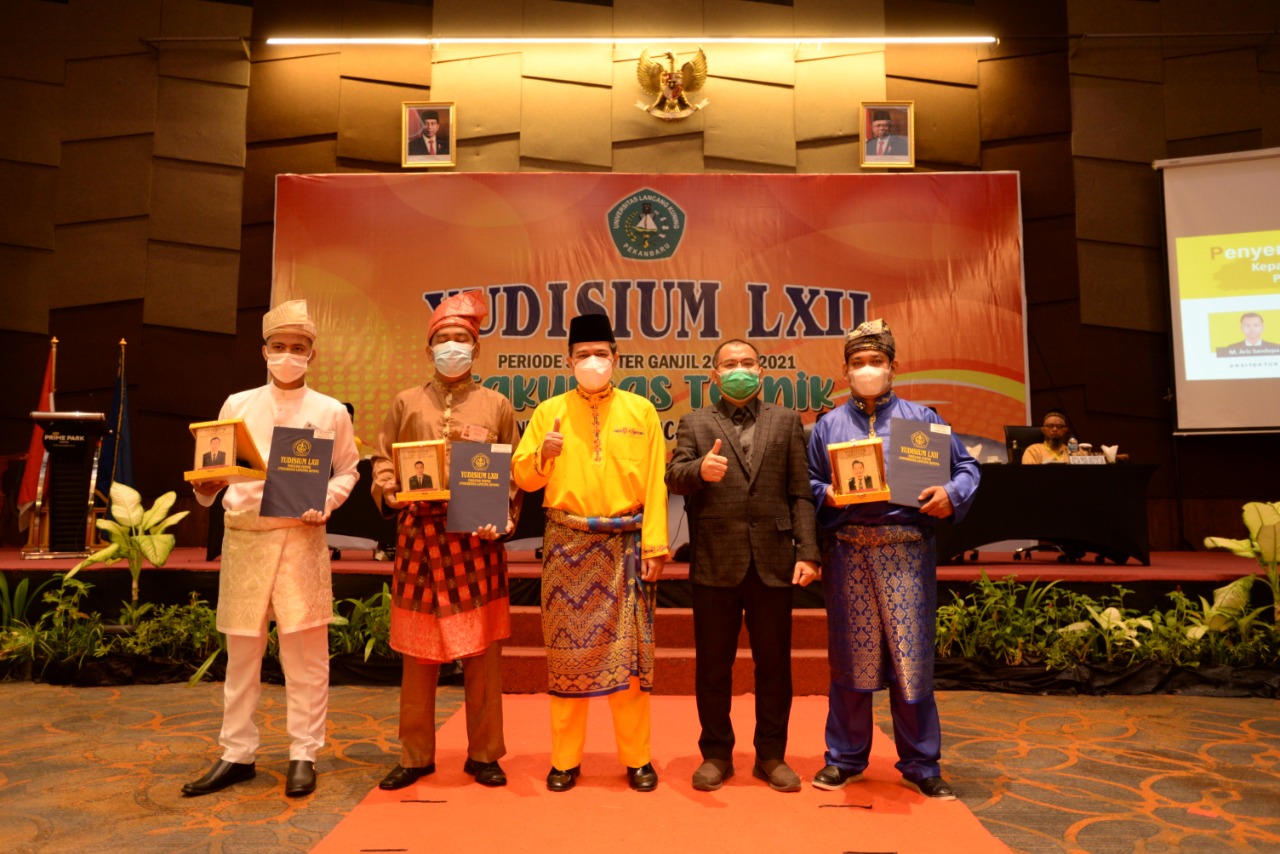 45 Sarjana Fakultas Teknik Unilak di Yudisium LXII
