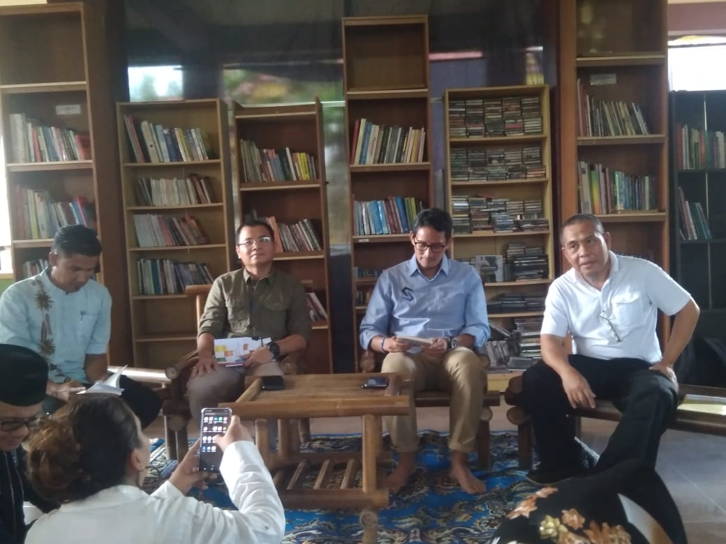 Wakil Rektor I Unilak Duet dengan Sandiaga Uno